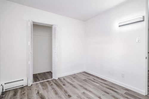 113-6919 Elbow Drive Sw, Calgary, AB - Indoor Photo Showing Other Room