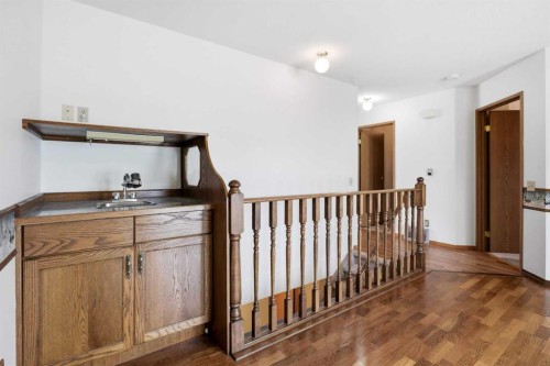 3924 56A, Camrose, AB - Indoor