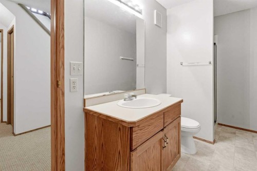 3924 56A, Camrose, AB - Indoor Photo Showing Bathroom