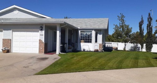 3924 56A, Camrose, AB - Outdoor