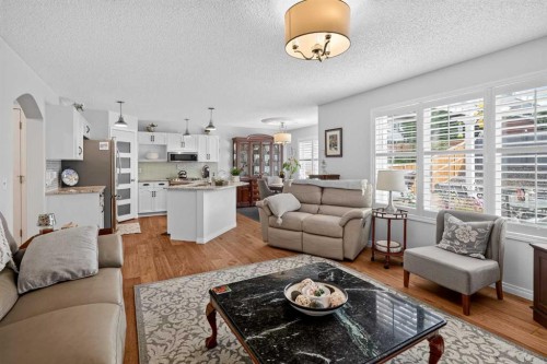 121 Rockyspring Terrace Nw, Calgary, AB - Indoor Photo Showing Living Room