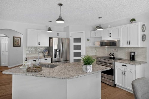 121 Rockyspring Terrace Nw, Calgary, AB - Indoor Photo Showing Kitchen With Stainless Steel Kitchen With Upgraded Kitchen