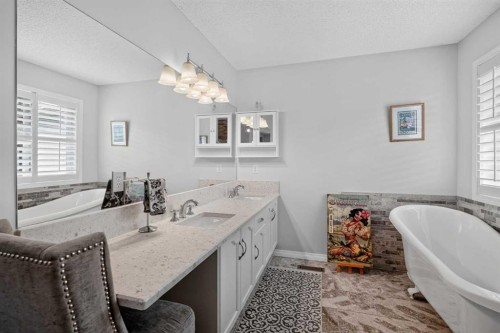 121 Rockyspring Terrace Nw, Calgary, AB - Indoor Photo Showing Bathroom