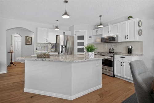 121 Rockyspring Terrace Nw, Calgary, AB - Indoor Photo Showing Kitchen With Stainless Steel Kitchen With Upgraded Kitchen