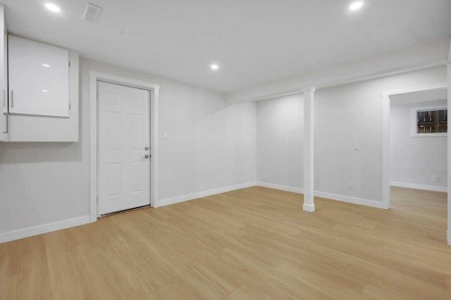 20 Bernard Way Nw, Calgary, AB - Indoor Photo Showing Other Room