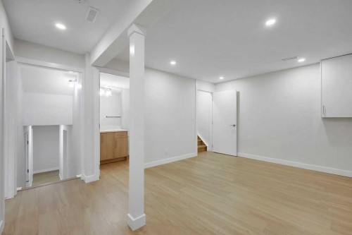 20 Bernard Way Nw, Calgary, AB - Indoor