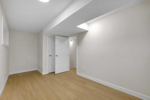 20 Bernard Way Nw, Calgary, AB - Indoor Photo Showing Other Room