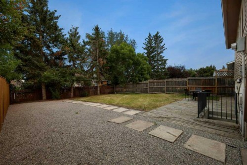 20 Bernard Way Nw, Calgary, AB - Outdoor