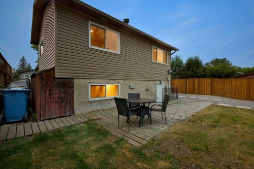 20 Bernard Way Nw, Calgary, AB - Outdoor With Exterior