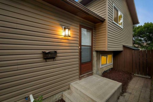 20 Bernard Way Nw, Calgary, AB - Outdoor With Exterior