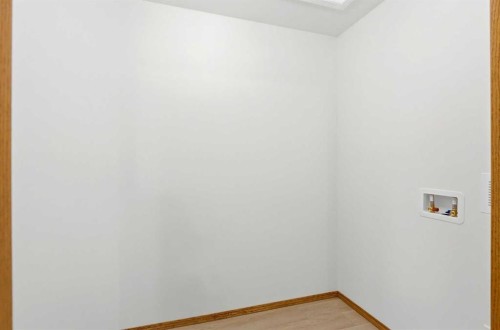 5 Sandpiper Gate Nw, Calgary, AB - Indoor Photo Showing Other Room