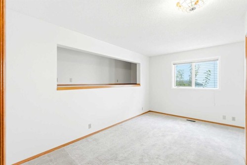 5 Sandpiper Gate Nw, Calgary, AB - Indoor Photo Showing Other Room