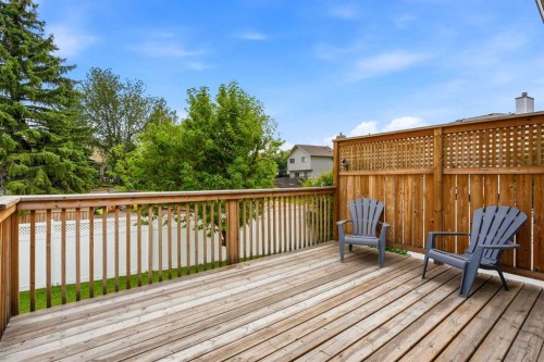 5 Sandpiper Gate Nw, Calgary, AB - Outdoor With Deck Patio Veranda With Exterior