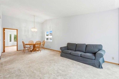 5 Sandpiper Gate Nw, Calgary, AB - Indoor Photo Showing Living Room