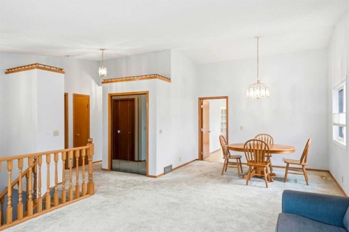 5 Sandpiper Gate Nw, Calgary, AB - Indoor