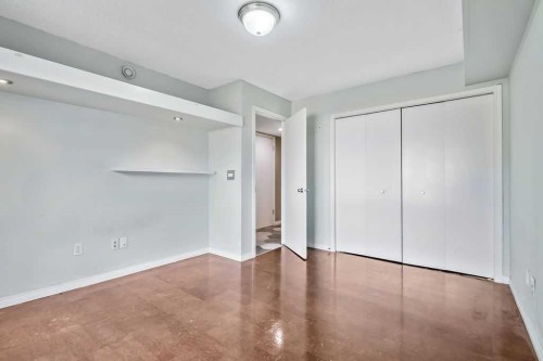 2-21 Mckenzie Towne Gate Se, Calgary, AB - Indoor Photo Showing Other Room