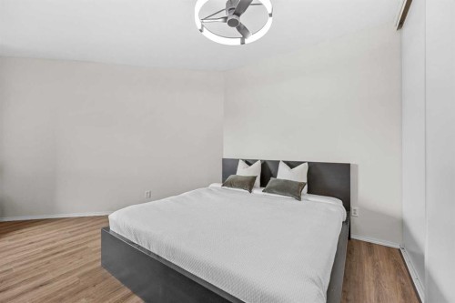 2213-73 Erin Woods Court, Calgary, AB - Indoor Photo Showing Bedroom