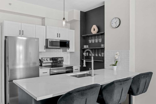 2213-73 Erin Woods Court, Calgary, AB - Indoor Photo Showing Kitchen