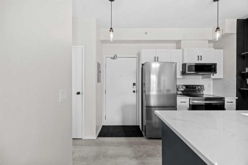 2213-73 Erin Woods Court, Calgary, AB - Indoor Photo Showing Kitchen With Upgraded Kitchen