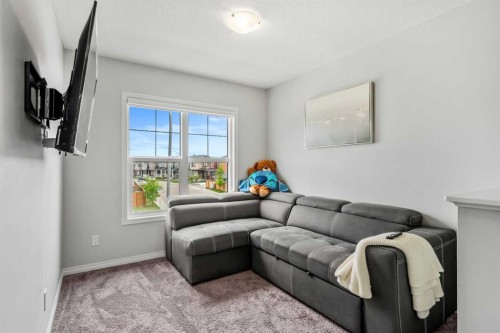 147 Evanscrest Park Nw, Calgary, AB - Indoor Photo Showing Living Room
