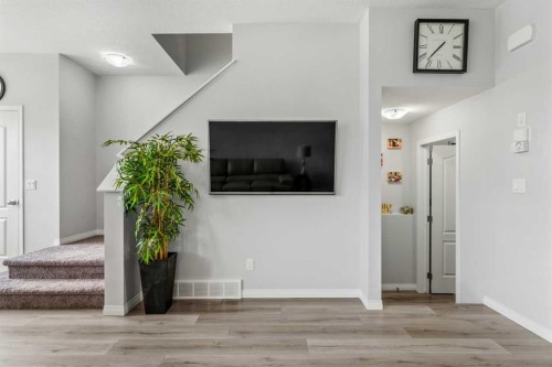 147 Evanscrest Park Nw, Calgary, AB - Indoor Photo Showing Other Room
