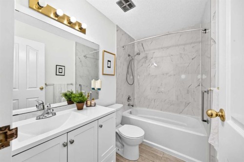 403-11010 Bonaventure Drive Se, Calgary, AB - Indoor Photo Showing Bathroom