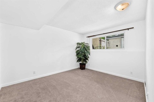 403-11010 Bonaventure Drive Se, Calgary, AB - Indoor Photo Showing Other Room