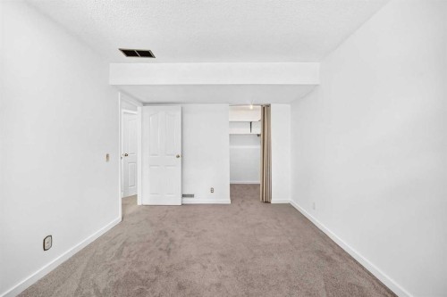 403-11010 Bonaventure Drive Se, Calgary, AB - Indoor Photo Showing Other Room