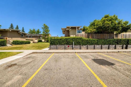 403-11010 Bonaventure Drive Se, Calgary, AB - Outdoor