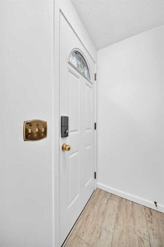403-11010 Bonaventure Drive Se, Calgary, AB - Indoor Photo Showing Other Room