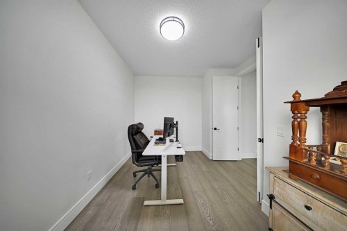 70 South Shore Bay, Chestermere, AB - Indoor