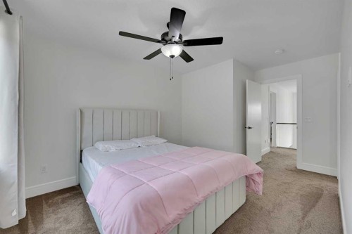 70 South Shore Bay, Chestermere, AB - Indoor Photo Showing Bedroom