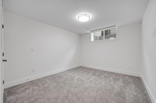 70 South Shore Bay, Chestermere, AB - Indoor Photo Showing Other Room