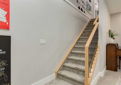 523 22 Avenue Nw, Calgary, AB - Indoor Photo Showing Other Room
