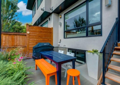 523 22 Avenue Nw, Calgary, AB - Outdoor With Deck Patio Veranda With Exterior