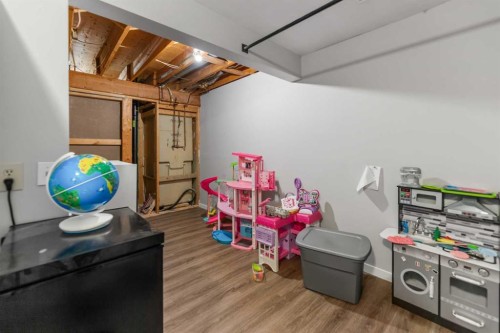 67 Falchurch Crescent Ne, Calgary, AB - Indoor Photo Showing Other Room