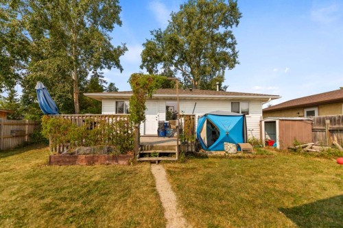 67 Falchurch Crescent Ne, Calgary, AB - Outdoor