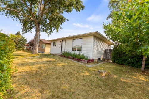 67 Falchurch Crescent Ne, Calgary, AB - Outdoor