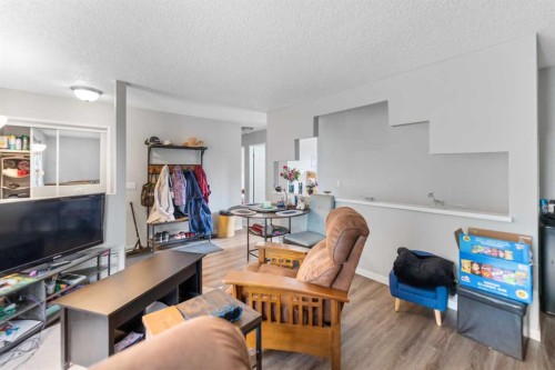 67 Falchurch Crescent Ne, Calgary, AB - Indoor
