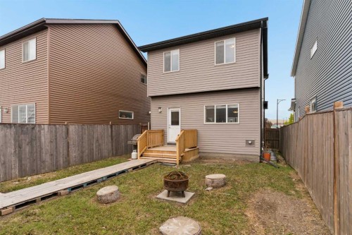 848 Chinook Gate Parade Sw, Airdrie, AB - Outdoor With Exterior
