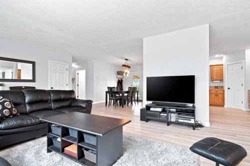 370040 Range Road 4-0, Rural Clearwater County, AB - Indoor Photo Showing Living Room