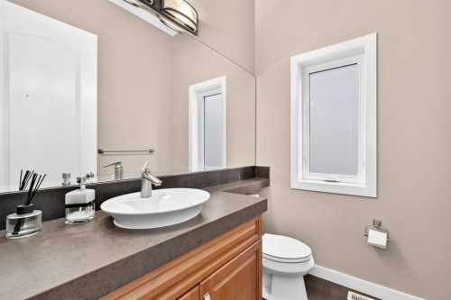 145 Cranridge Terrace Se, Calgary, AB - Indoor Photo Showing Bathroom