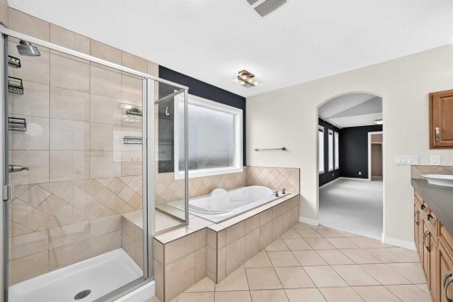 145 Cranridge Terrace Se, Calgary, AB - Indoor Photo Showing Bathroom