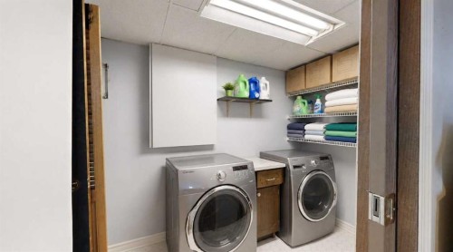 31 Penrith Place Se, Calgary, AB - Indoor Photo Showing Laundry Room