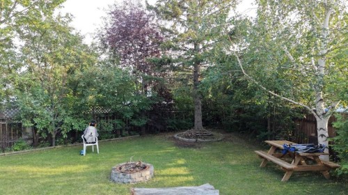 31 Penrith Place Se, Calgary, AB - Outdoor