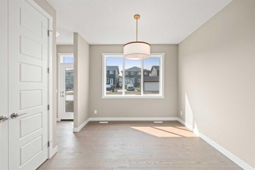 660 Sora Boulevard Se, Calgary, AB - Indoor Photo Showing Other Room