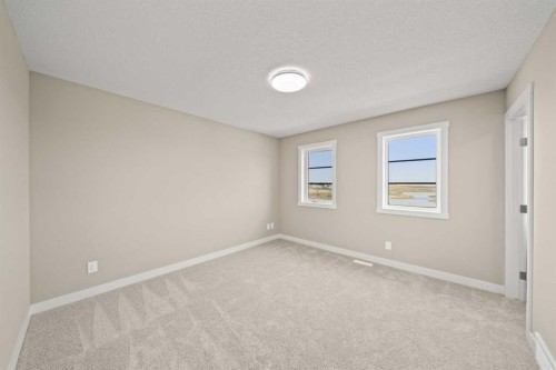 660 Sora Boulevard Se, Calgary, AB - Indoor Photo Showing Other Room