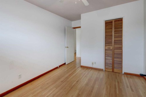 624 38 Street Sw, Calgary, AB - Indoor Photo Showing Other Room