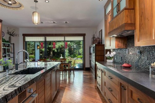 5812 Baroc Road Nw, Calgary, AB - Indoor Photo Showing Kitchen