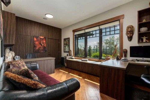 5812 Baroc Road Nw, Calgary, AB - Indoor Photo Showing Other Room